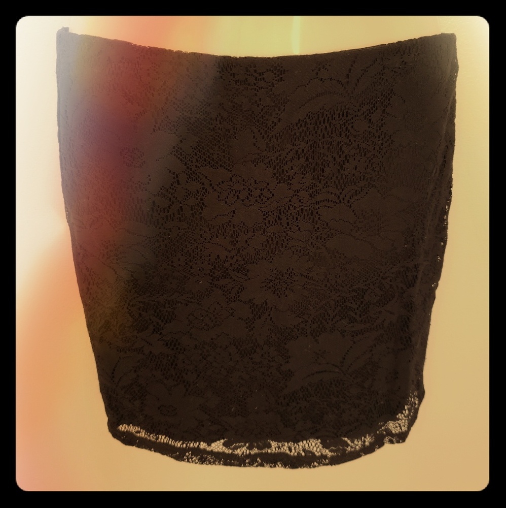Lace pencil skirt